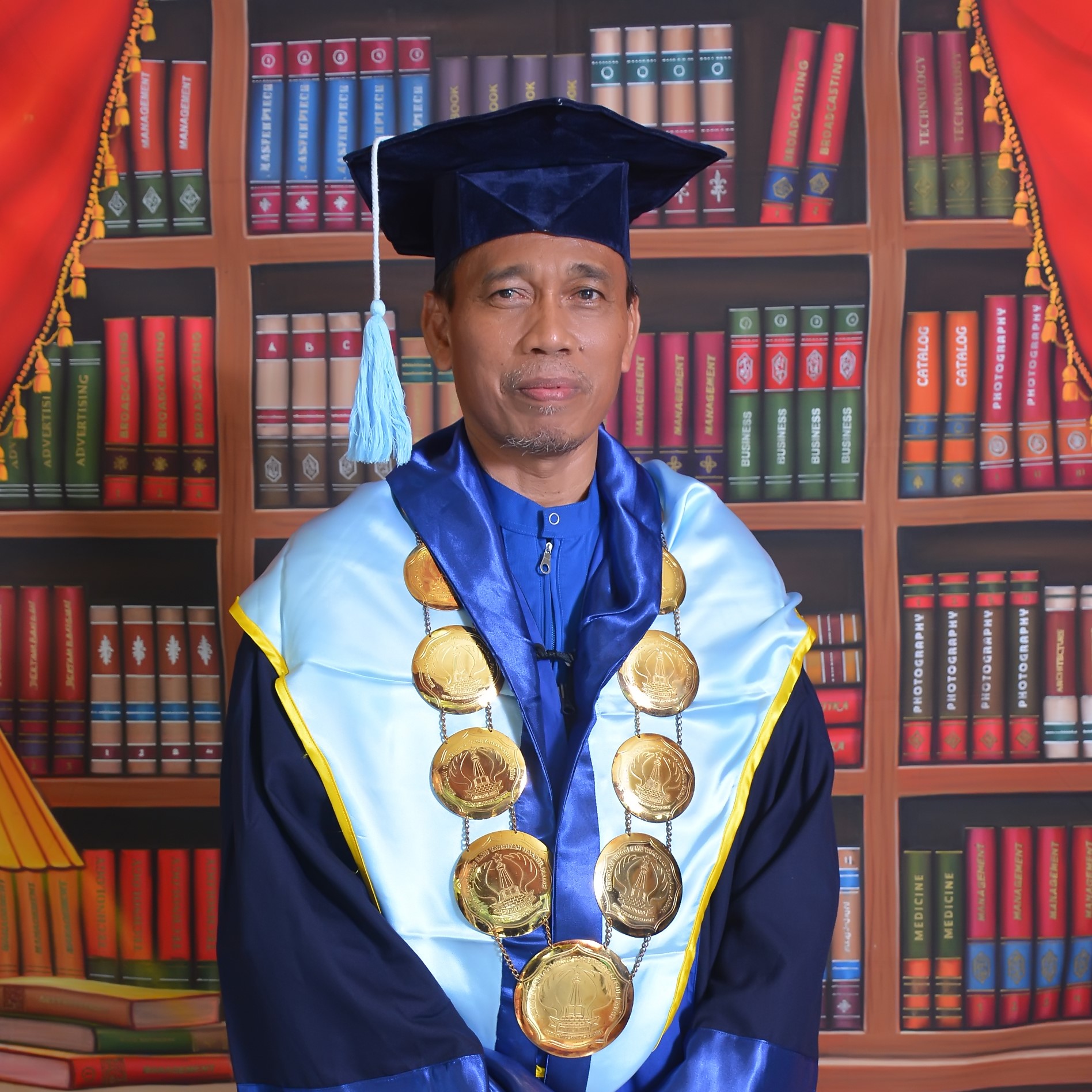 Foto Dr. H. Muhtarom, MM, M.Si (Ketua STIT Daarul Fatah)